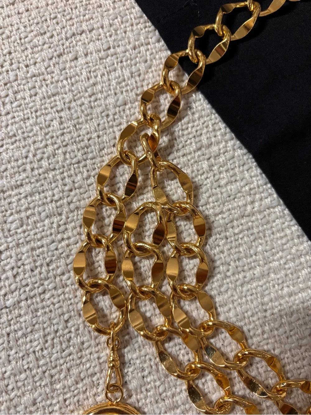 Authentic CHANEL vintage gold plated chain links double belt 75cm